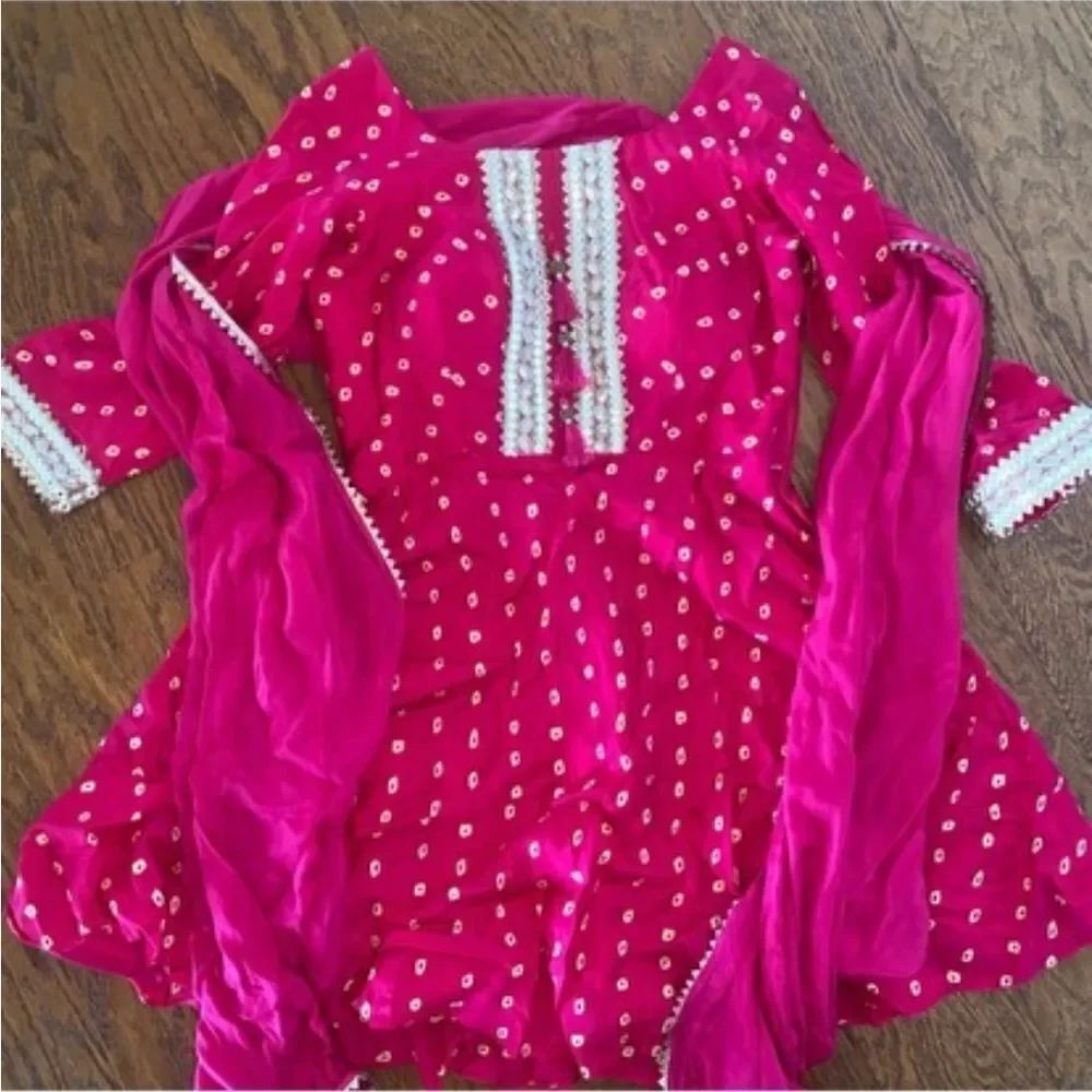 Pink  Indian  outfit - Picture 4 of 9